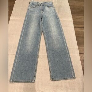 [W24L31Ins30”]Levi’s High Loose Classic Light Washed Blue Women's Straight Jeans